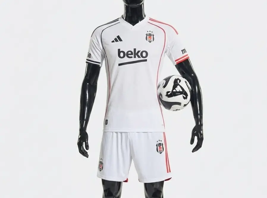 Maillot Besiktas 2025-2026 Domicile Version Joueur