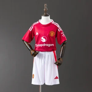 Kit enfant Maillot + Short Manchester United Domicile 2025/2026