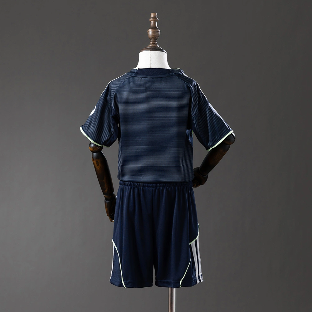 Kit enfant Maillot + Short Real Madrid Extérieur 2025/2026 – Image 2